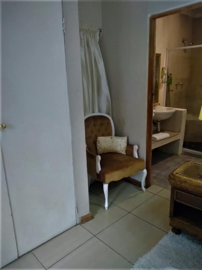 Emerald Guest House Springs ภายนอก รูปภาพ