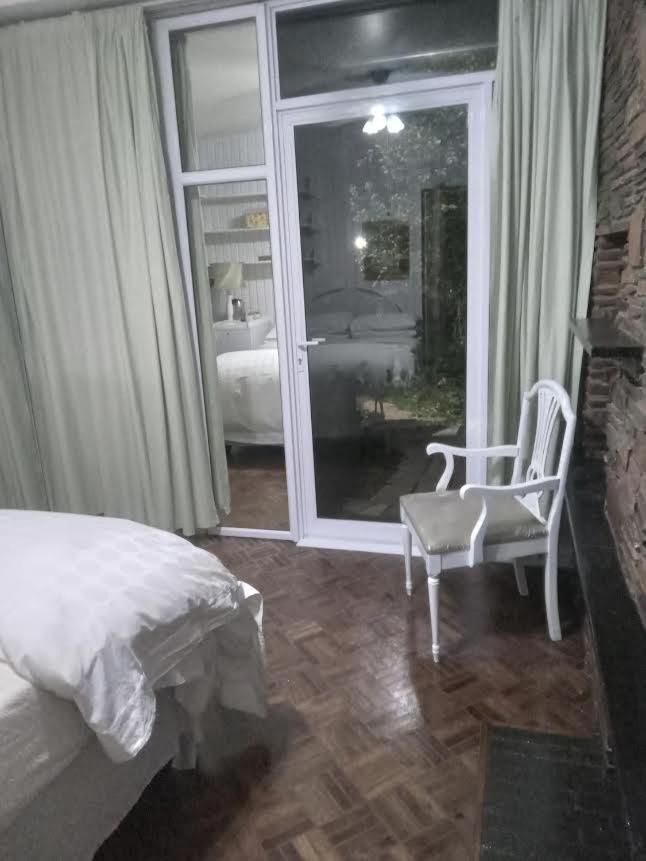 Emerald Guest House Springs ภายนอก รูปภาพ