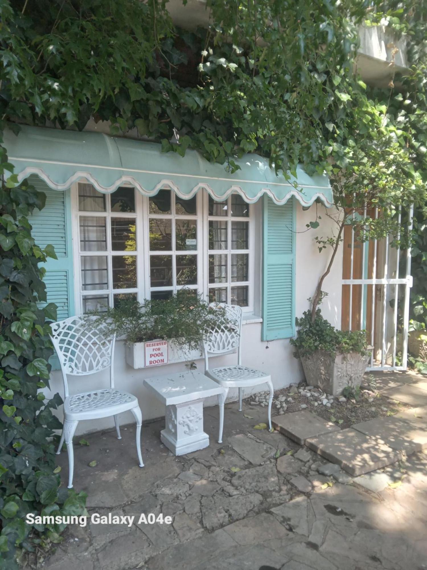 Emerald Guest House Springs ภายนอก รูปภาพ