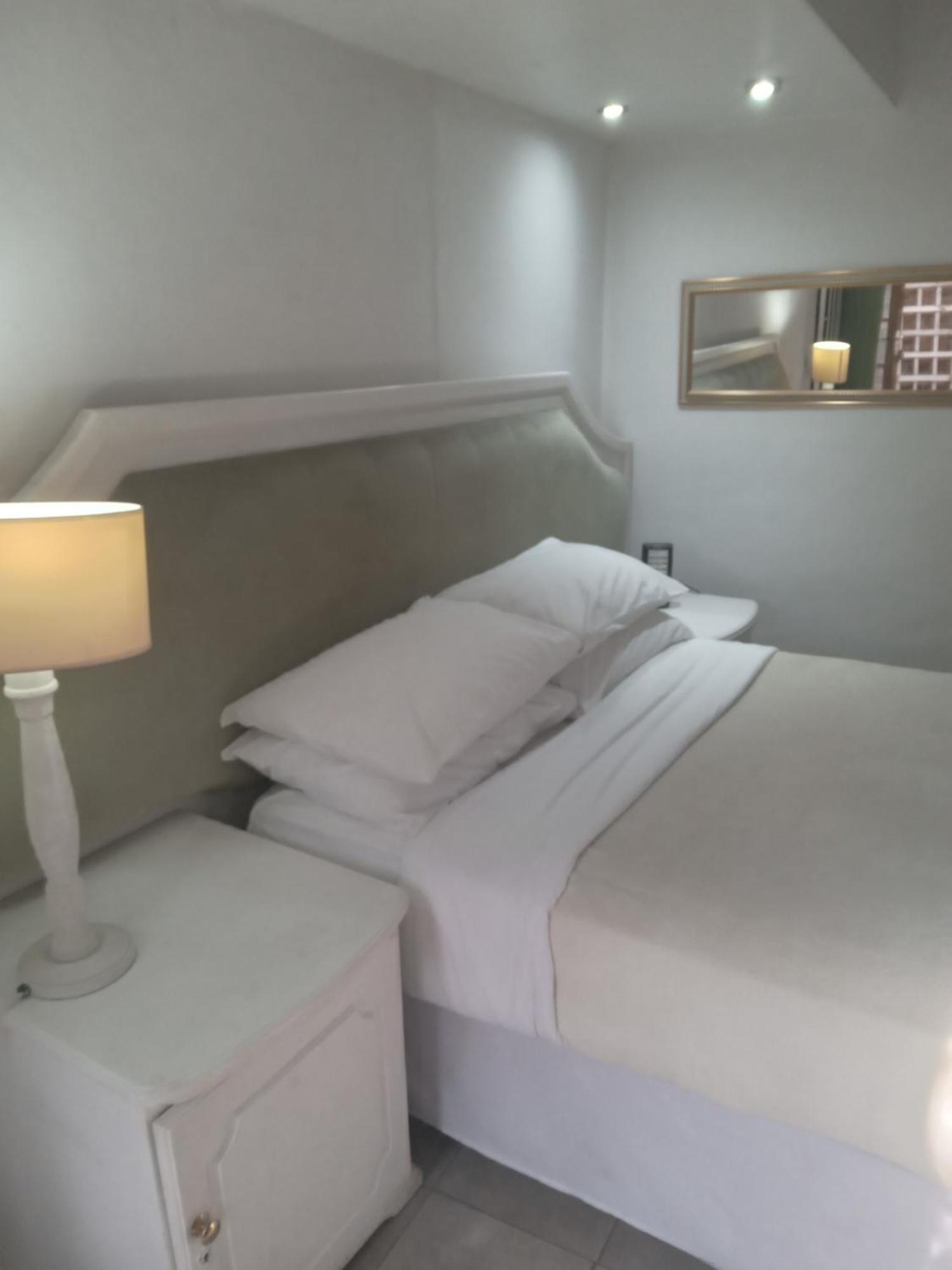 Emerald Guest House Springs ภายนอก รูปภาพ