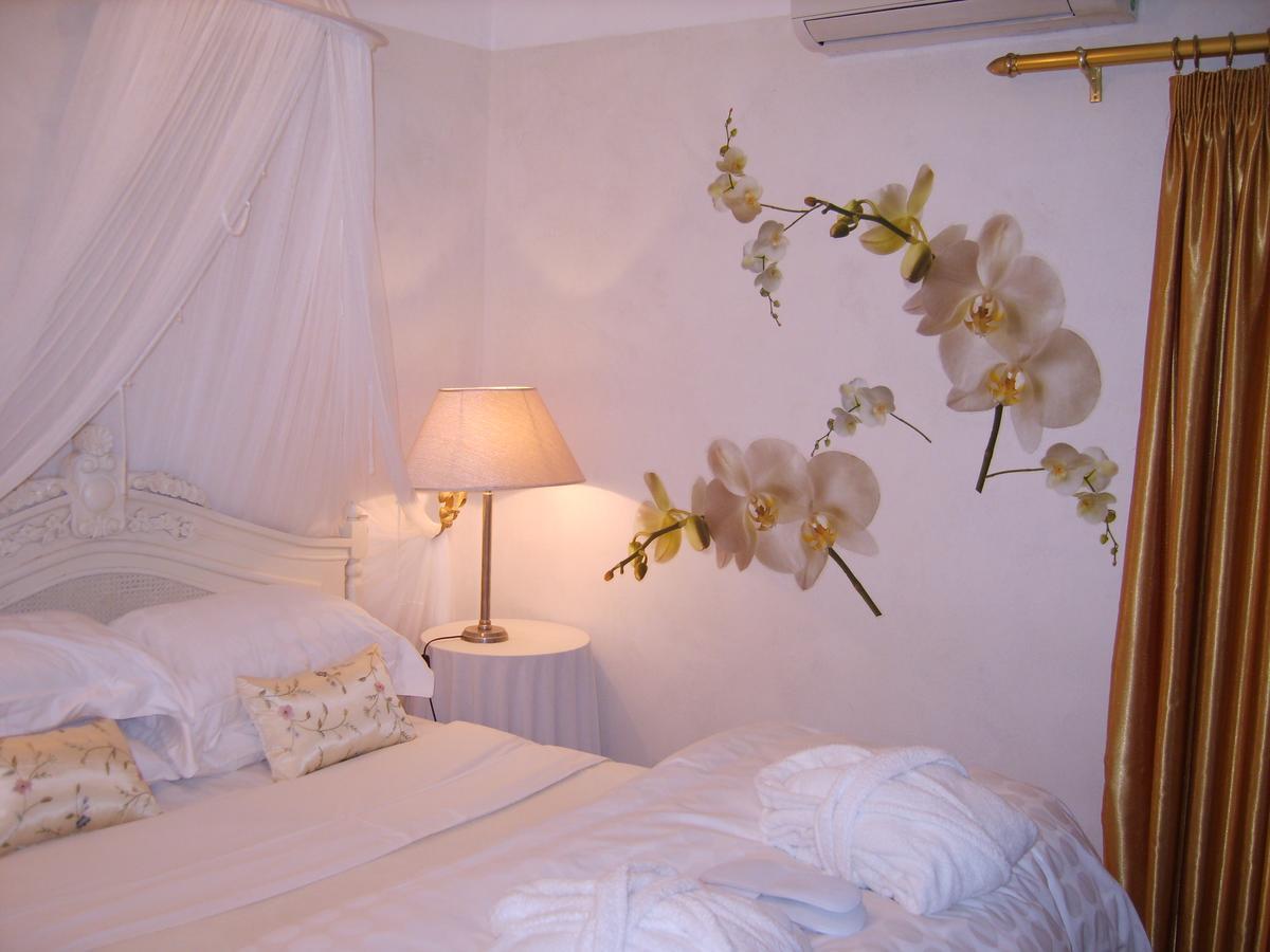 Emerald Guest House Springs ภายนอก รูปภาพ