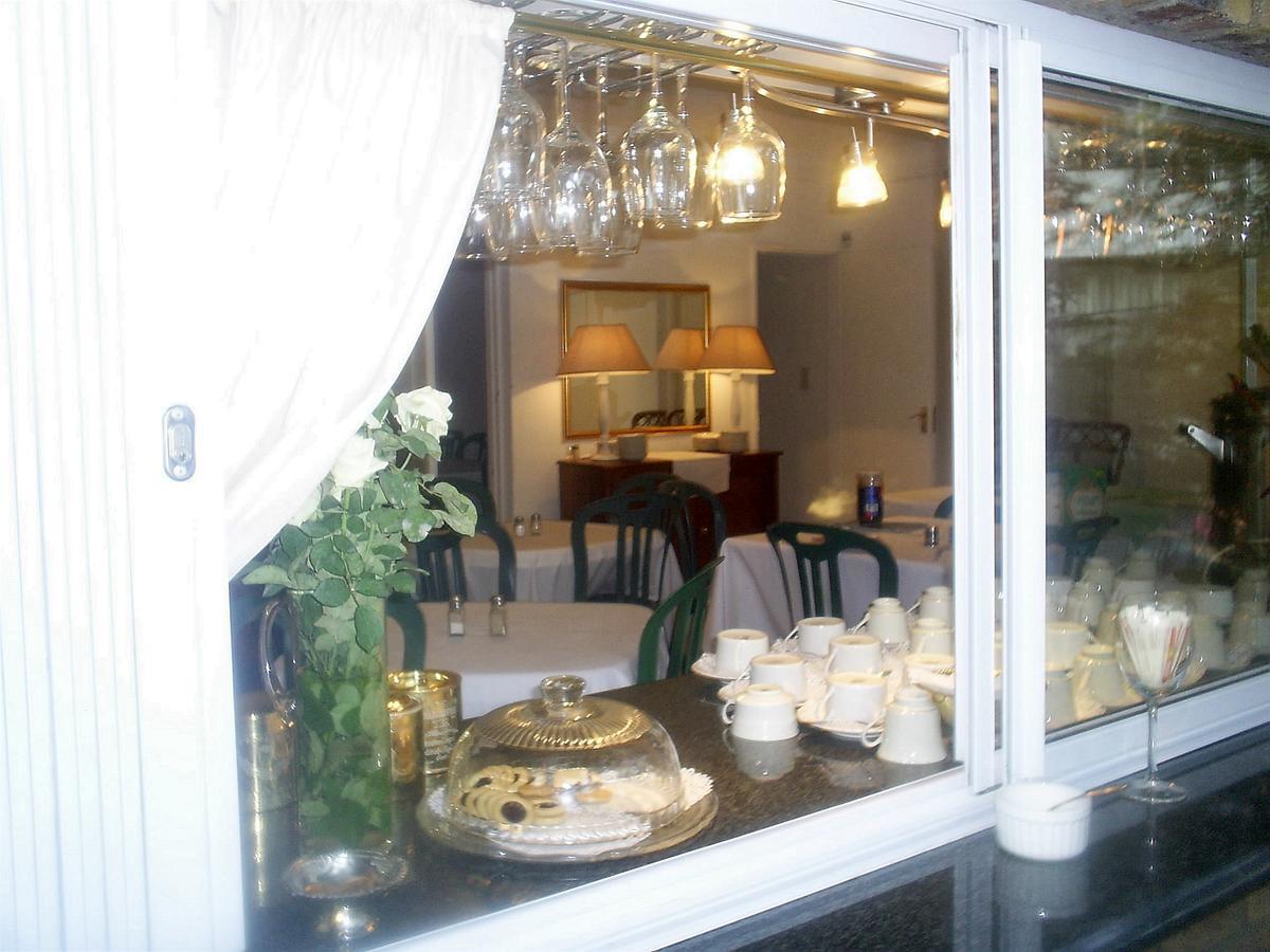 Emerald Guest House Springs ภายนอก รูปภาพ